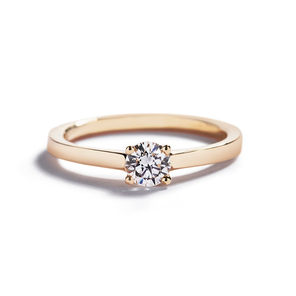 Solitairering i 18 kt. gulguld prydet med en 0,40 ct. brillant Top Wesselton(G)/VVS2. GIA certifikat medfølger.