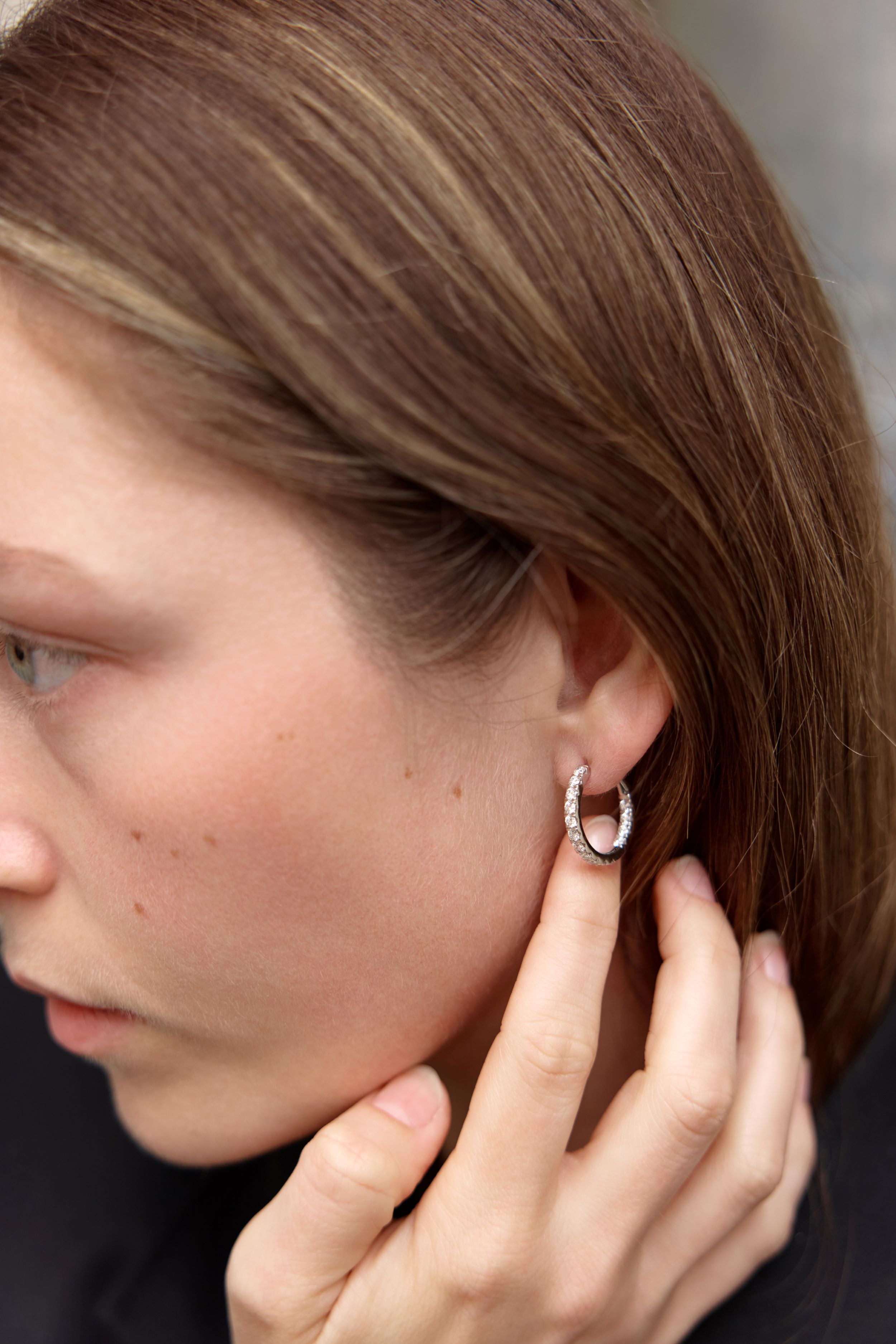 Copenhagen Classic diamant creoler med i alt 0,88 ct. brillanter