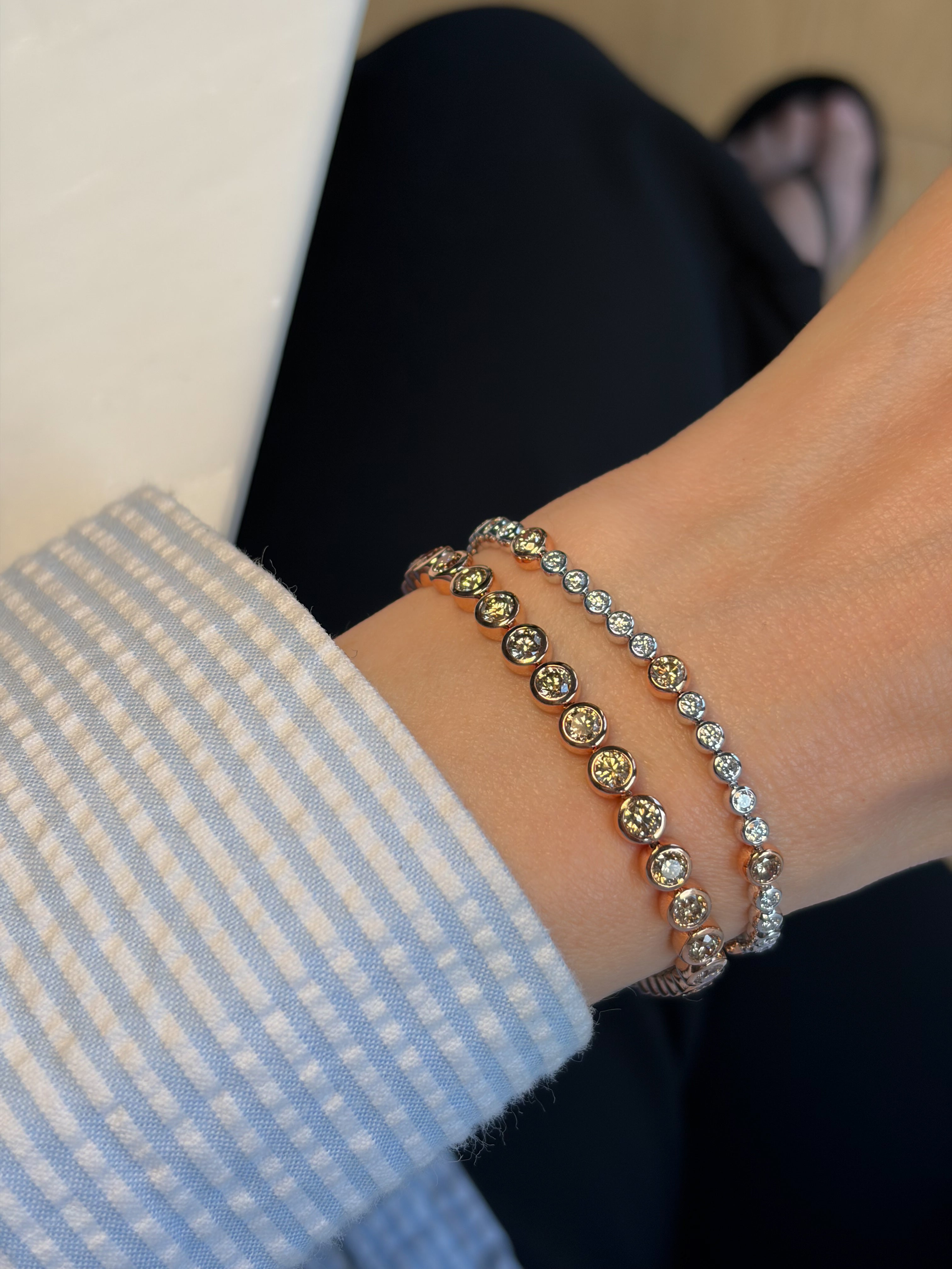 Tennisarmbånd med 6,36 ct. champagne diamanter