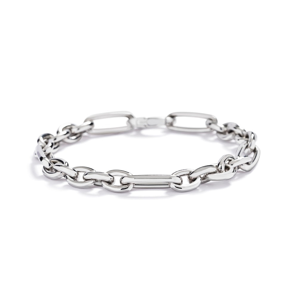 Armbånd med lænker i 18 kt. hvidguld. Længde: 19,5 cm.