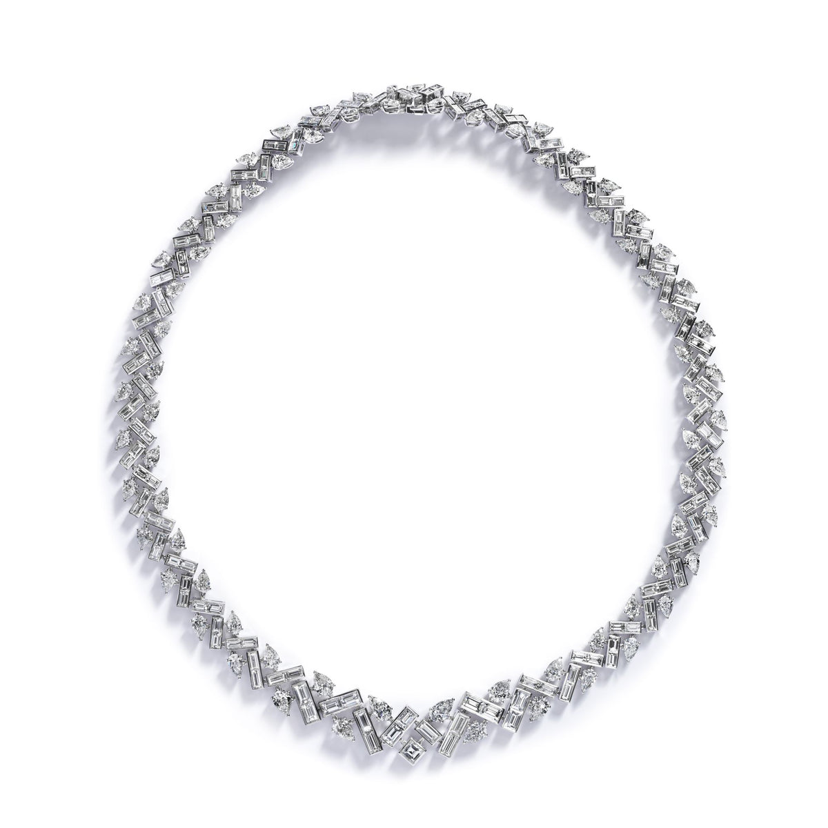 Collier i forløb med 28,65 ct. diamanter