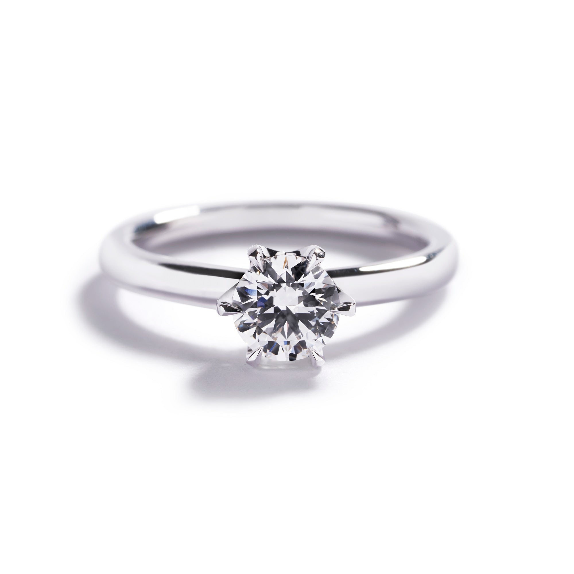 Copenhagen Star solitairering i 18 kt. hvidguld prydet med en 1,00 ct. Top Wesselton(G)/SI1 brillant.   GIA certifikat inkluderet.