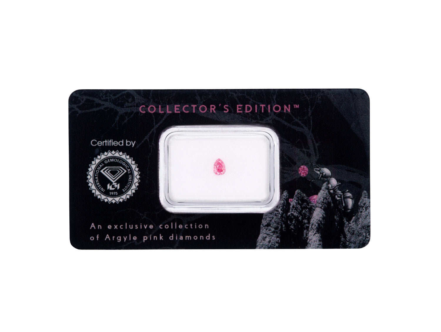 "Argyle Pink Collector's Edition" - udsøgte, håndplukkede Argyle Pink i forsegling med certifikat fra International Gemological Institute.                                                                                                                                                                                    Denne pakke indeholder 1 diamant; Argyle Pink dråbesleben diamant 0,10 carat Natural Fancy Vivid Purplish Pink/VS2. IGI Collector´s Edition certifikat og GIA certifikat medfølger.