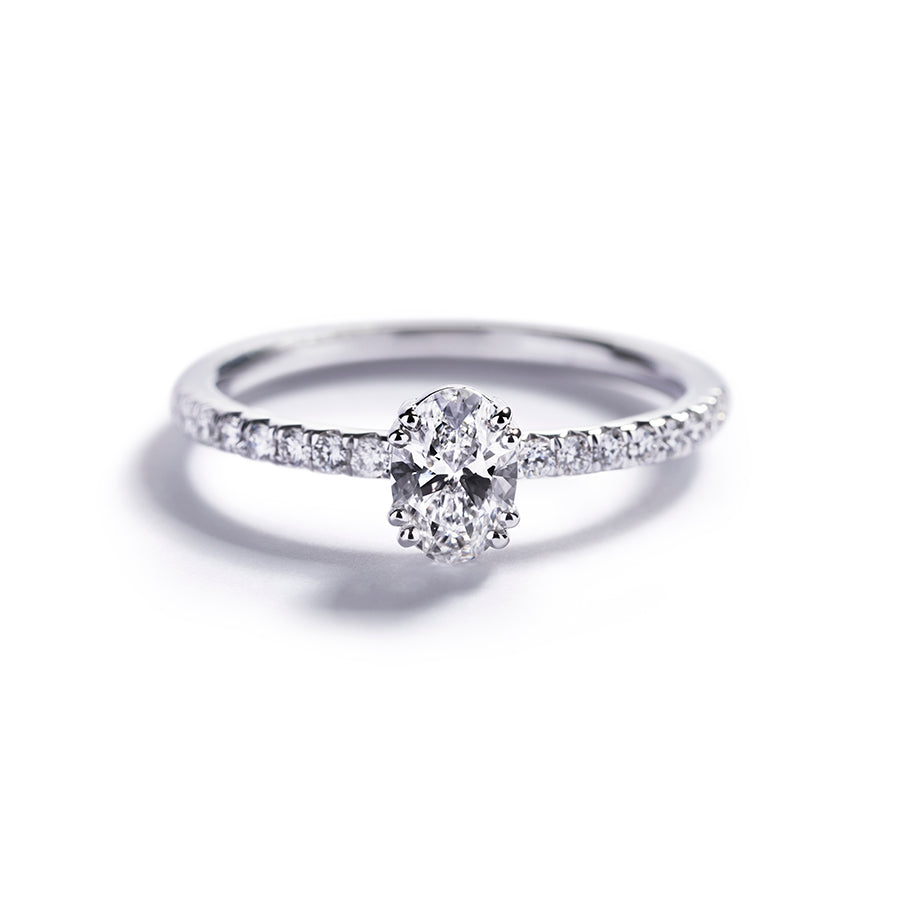 Fancy love solitairering med 0,70 ct. oval diamant