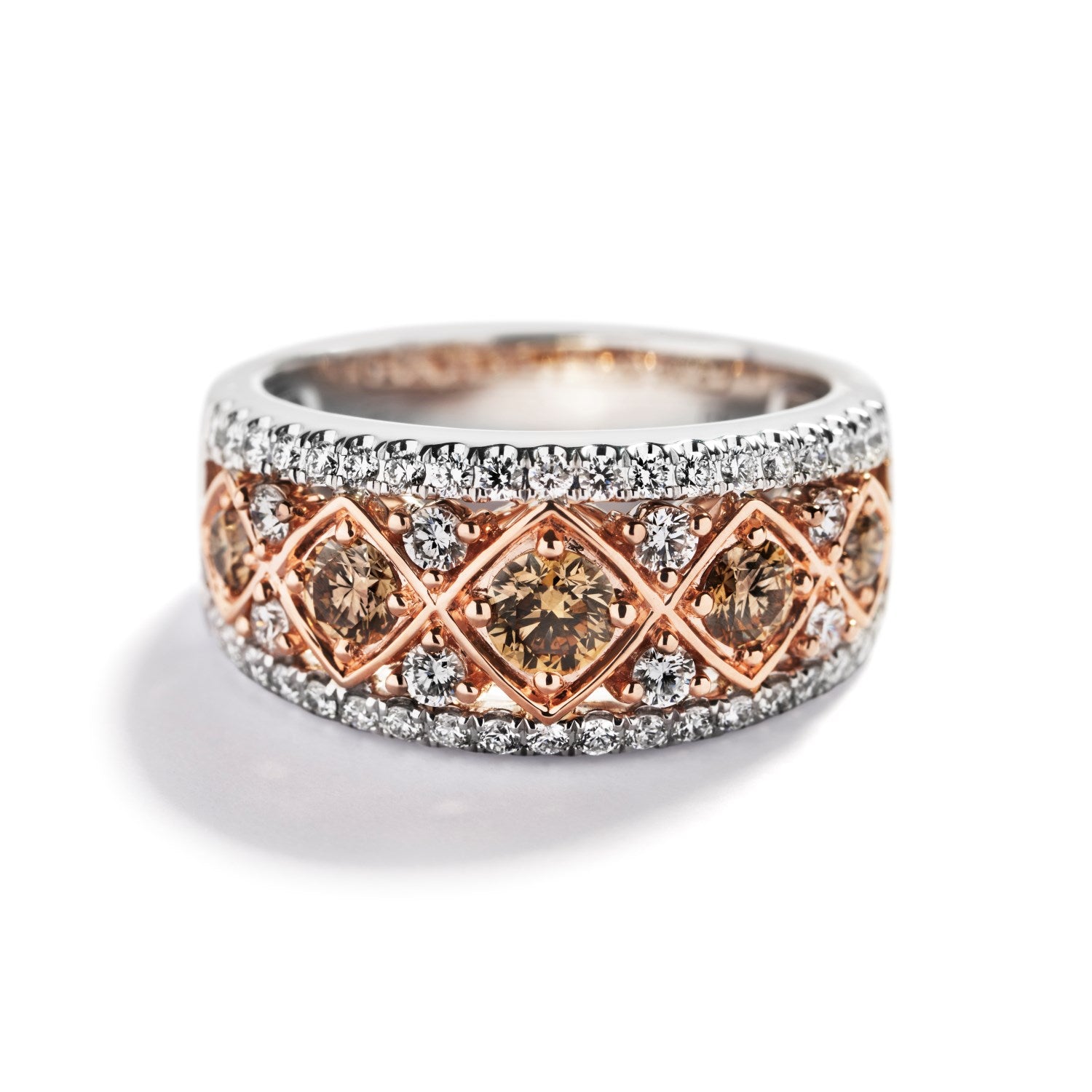 Diamantring med 0,75 ct. Champagne brillanter