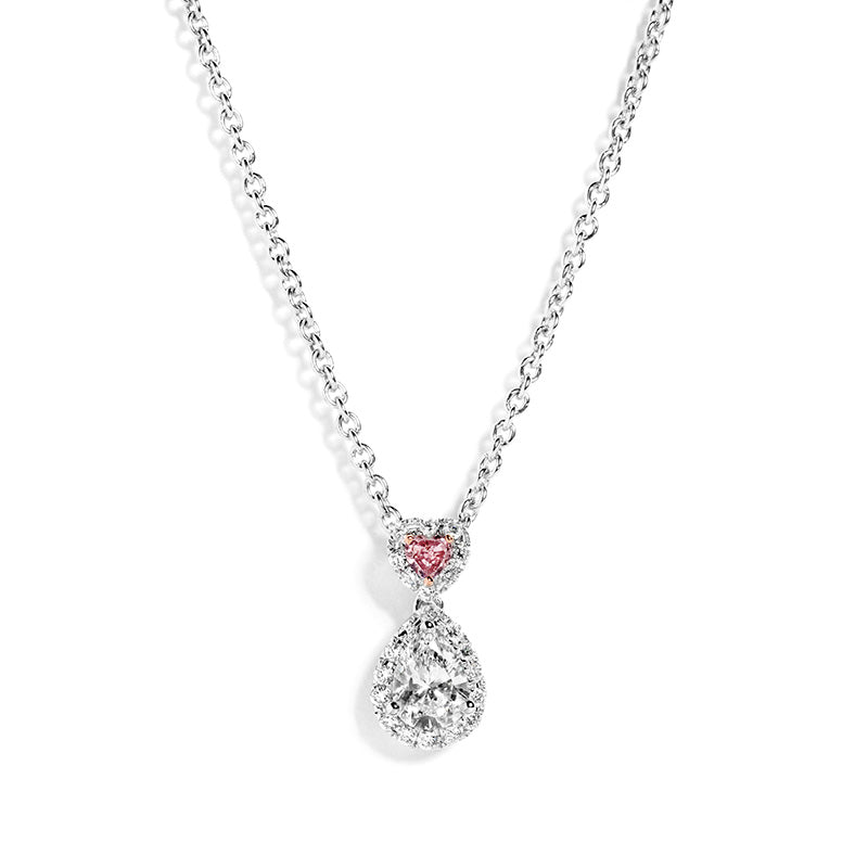 Vedhæng med 0,65 ct. dråbesleben diamant og Argyle Pink diamanthjerte