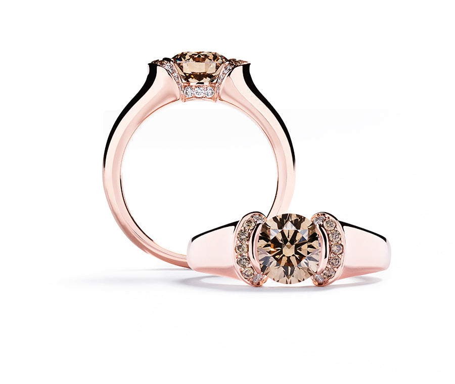 Diamantring med 1,50 ct. Champagne diamant og brillanter