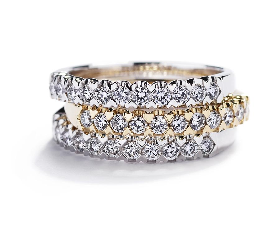 Rækkering i 18 kt. hvidguld med 0,33 ct. brillanter