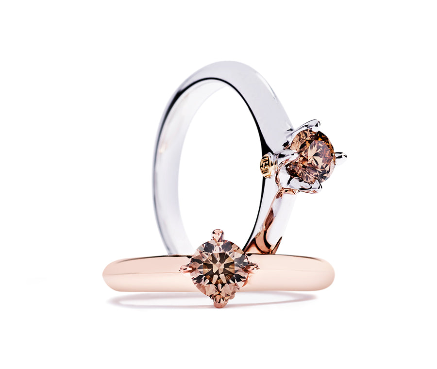 Hartmann’s Signatur solitairering i 18 kt. rosaguld prydet med 1,29 ct. Argyle Champagne brillant C5/VS.  