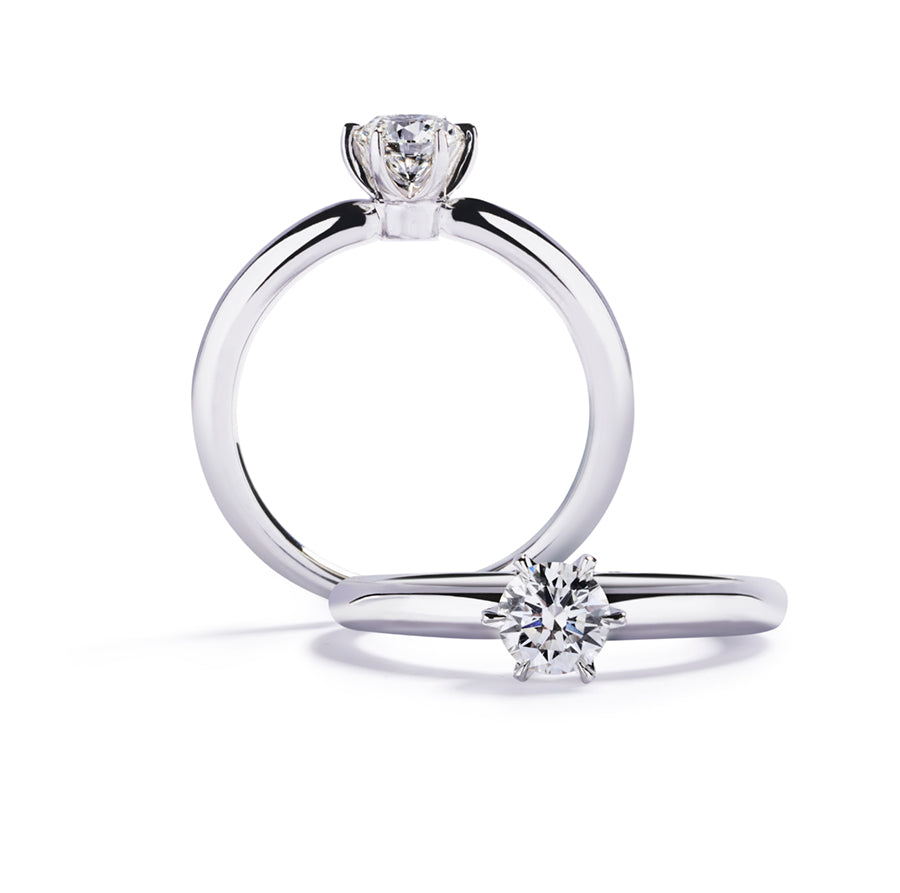 ”Copenhagen Star” solitairering i 18 kt. hvidguld prydet med 0,52 ct. Top Wesselton(G)/VS1 brillant. GIA certifikat inkluderet.
