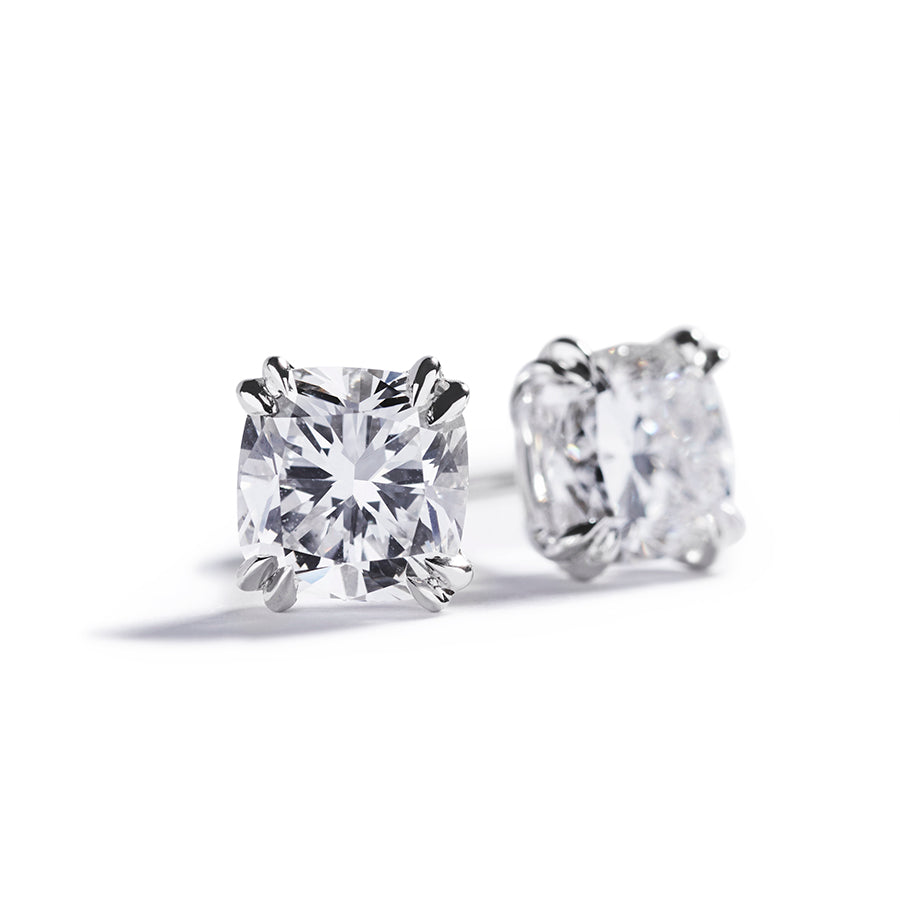 Diamant ørestikker med i alt 1,98 ct. cushion-cut diamanter