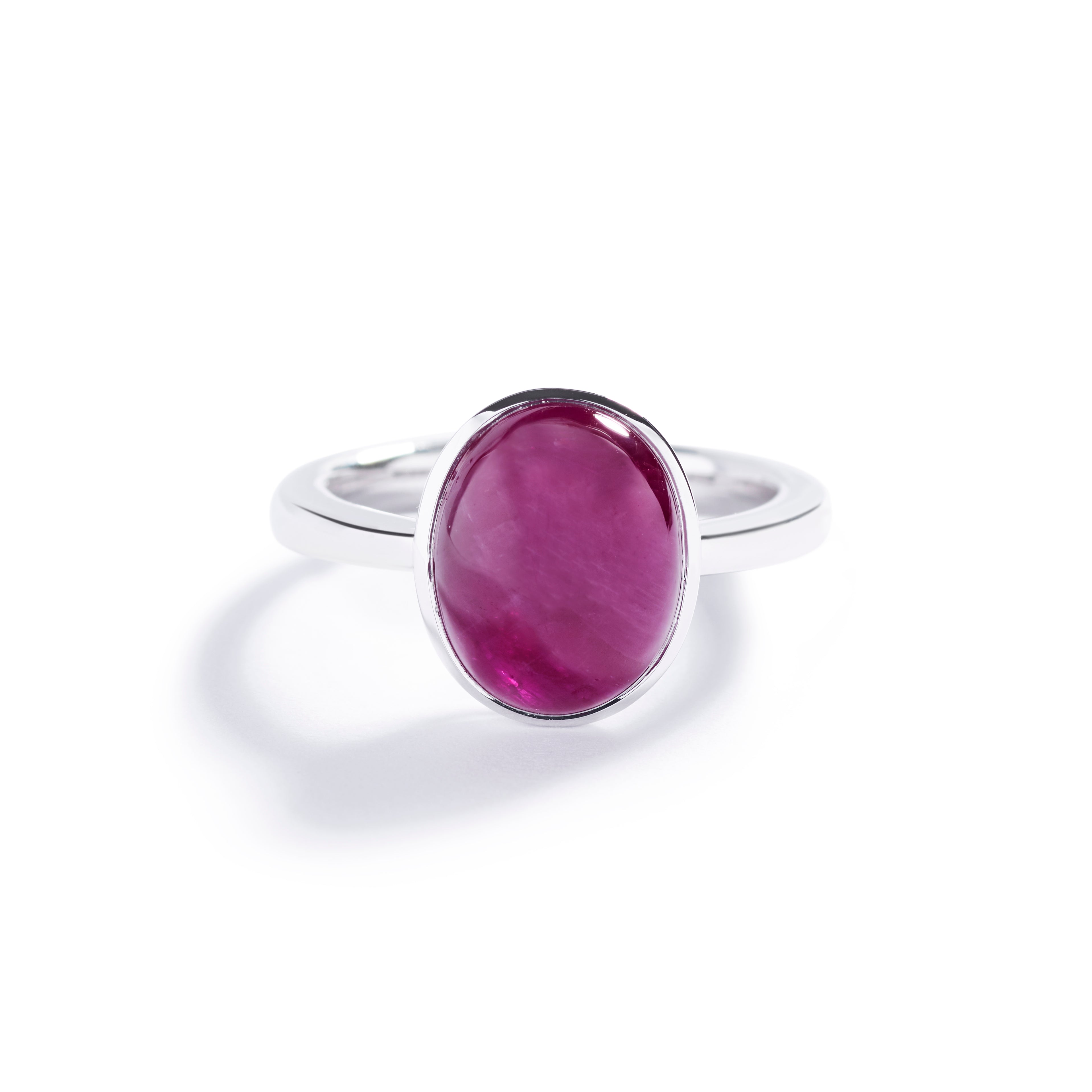 Ring i 18 kt. rosaguld prydet med 2,79 ct. Grønlandsk Rubin.     Priserne kan variere i forhold til farve og carat.     Grønlandske Rubiner er varmebehandlede.