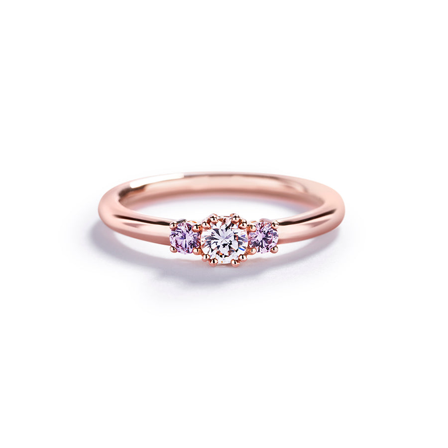 Copenhagen Love 3-stens ring fra Hartmann's med Argyle Pink diamanter