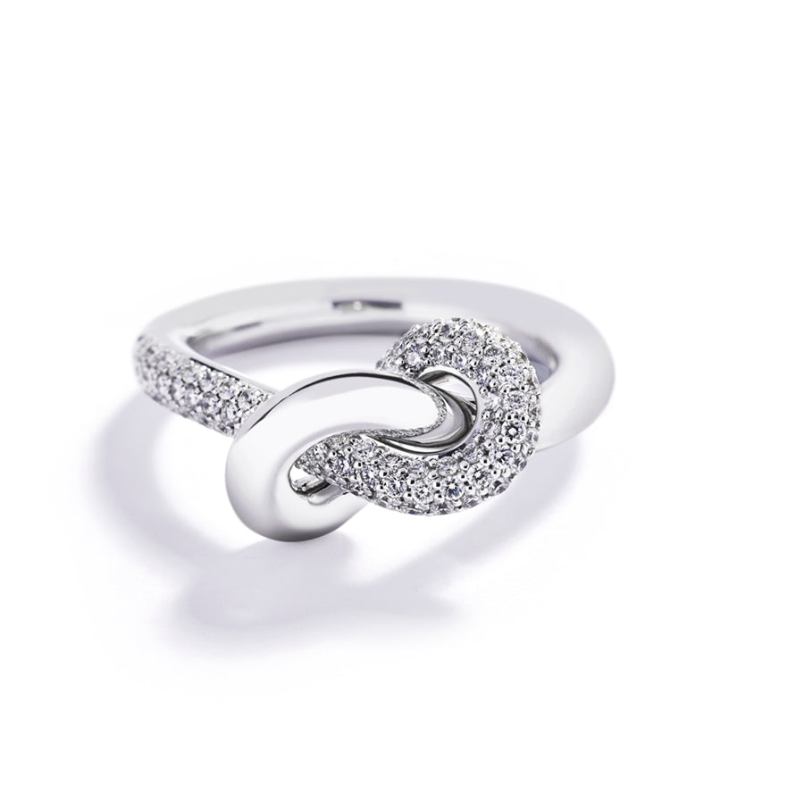 Diamantring i 18 kt. hvidguld prydet med 94 pavé-isatte Top Wesselton/VVS-VS brillanter, i alt 0,58 ct.                                                                         Fås også i 18 kt. gulguld.