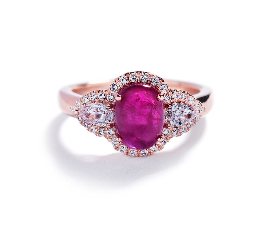 Rubin rosetring i 18 kt. rosaguld fra Hartmann's med 2,26 ct. Grønlandsk Rubin og brillanter