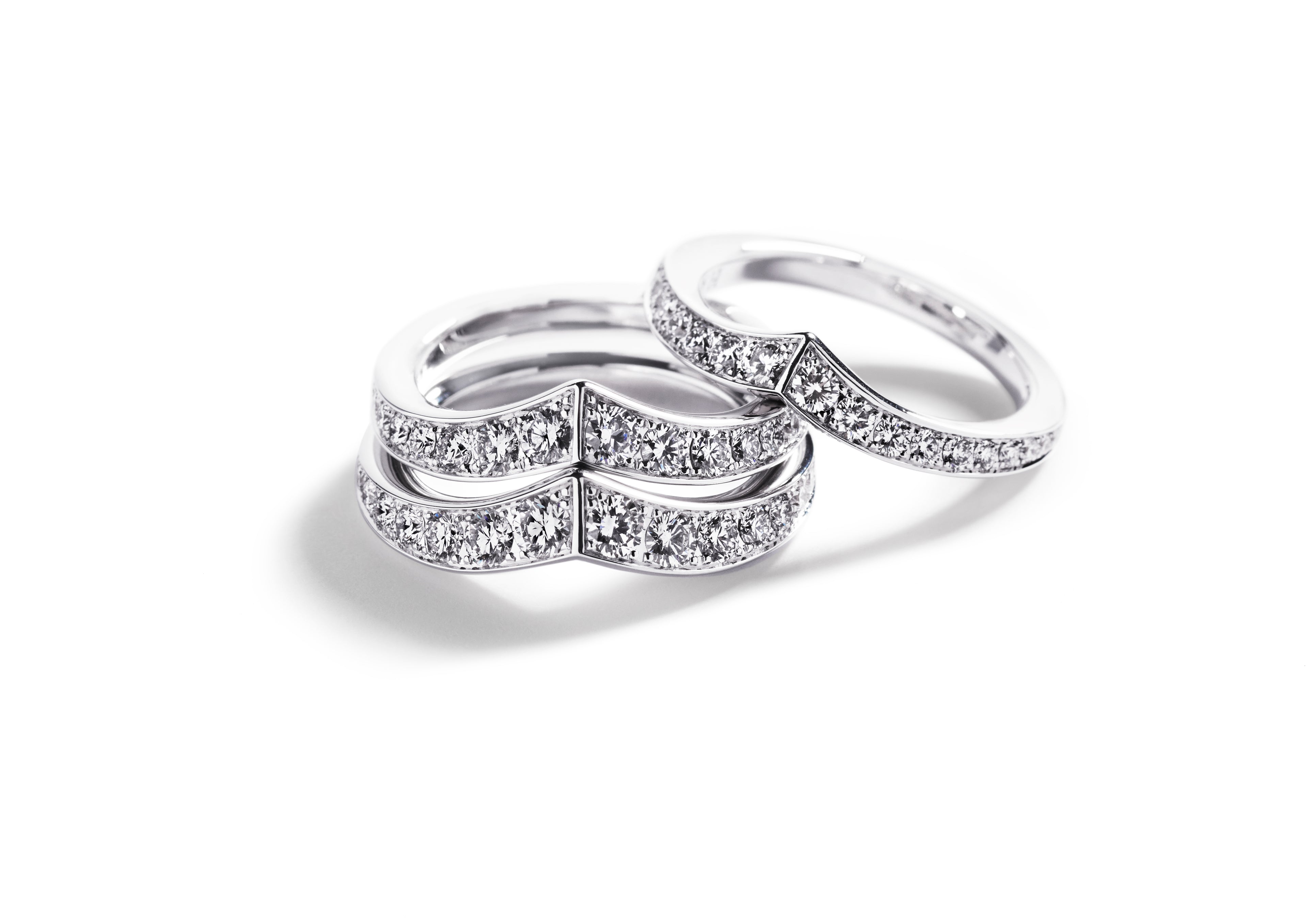 Signatur Wavering i 18 kt. hvidguld med  0,39 ct. brillanter