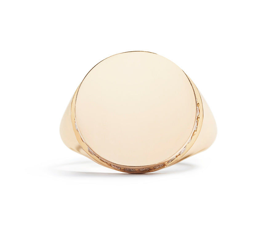 Signetring fra Hartmann's i 18 kt. gulguld prydet med 26 brillanter, i alt  0,26 ct. Top Wesselton/VVS-VS.