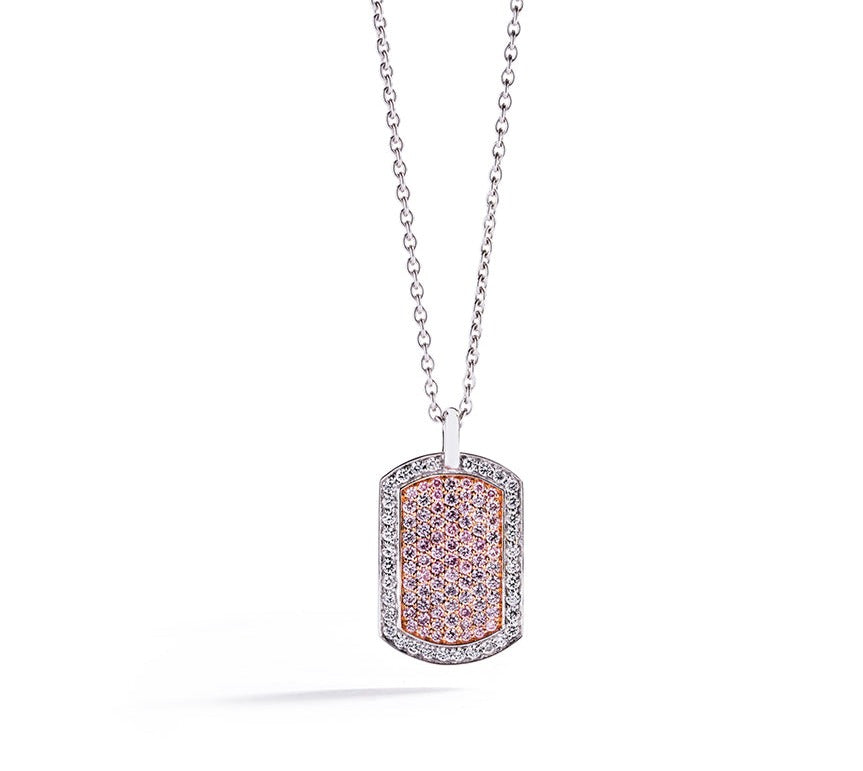 Diamantvedhæng i 18 kt. hvidguld og 18 kt. rosaguld prydet med 77 pavé isatte Natural Intense Pink/SI-P brillanter, i alt 0,33 ct. omkranset af 34 Top Wesselton/VVS-VS brillanter, i alt 0,15 ct.     